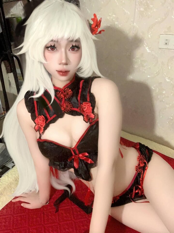 Sinestrea AOV Bikini cosplay (2)
