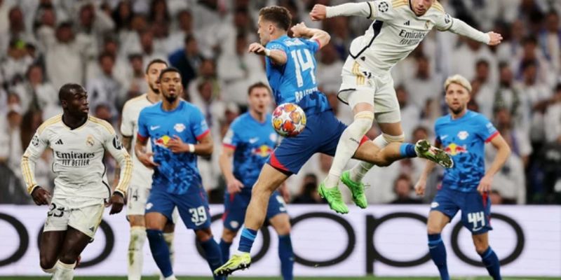 Cao thủ dự đoán bóng đá sôi nổi tại sảnh thể thao trực tuyến