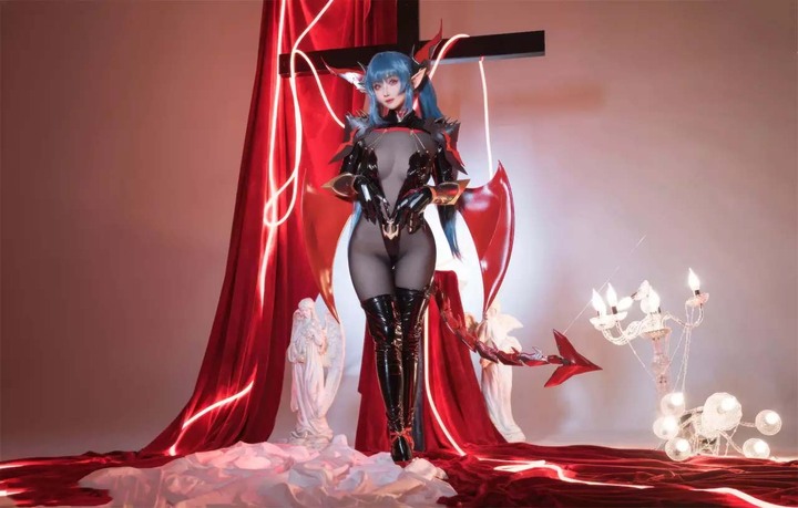 anh gai cosplay bodysuit sexy