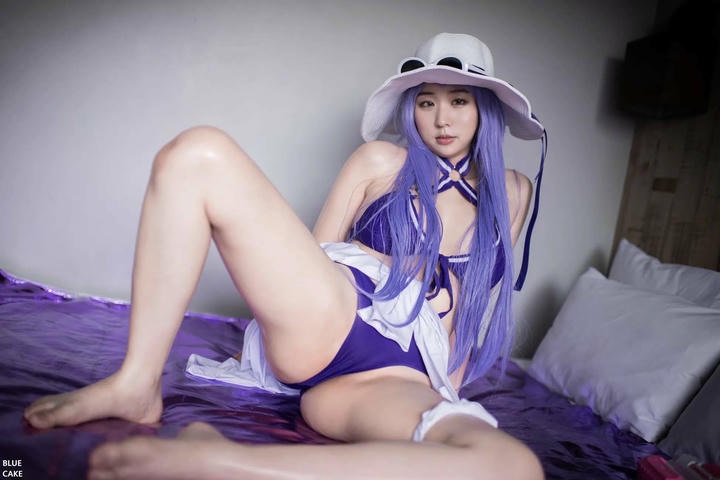 cosplay caitlyn tiệc bể bơi 18+ (3)