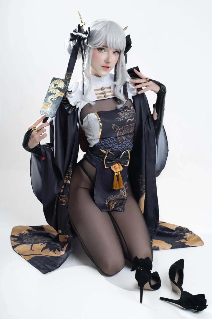 Ảnh Cosplay Blanc NIKKE (1)