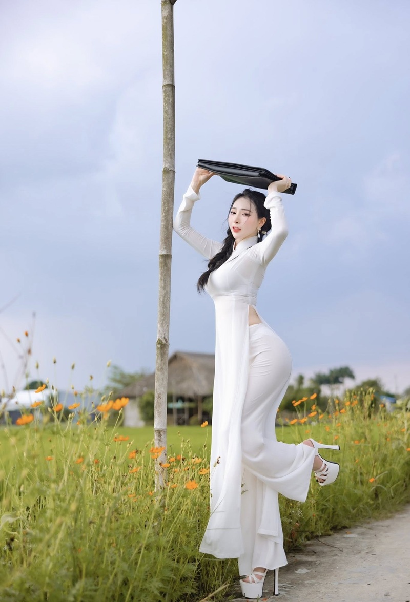 Ngực nở đầy đặn ảnh Hoàng Thu Thảo OnlyFans