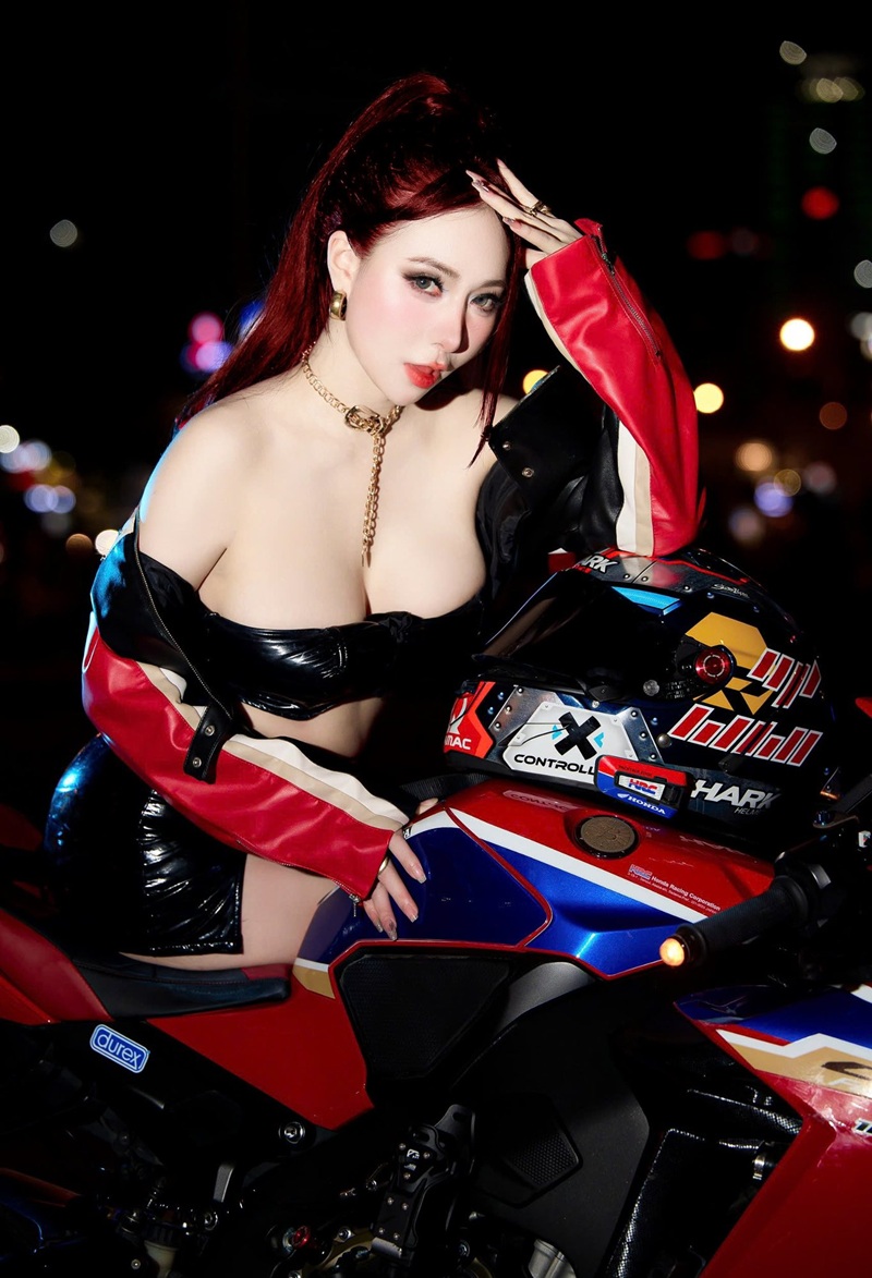 Ảnh Hoàng Thu Thảo OnlyFans bikini hồng ngọt ngào