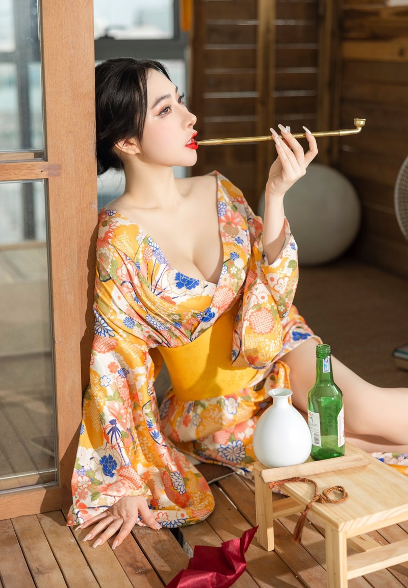 Nụ cười sexy của ảnh Hoàng Thu Thảo OnlyFans