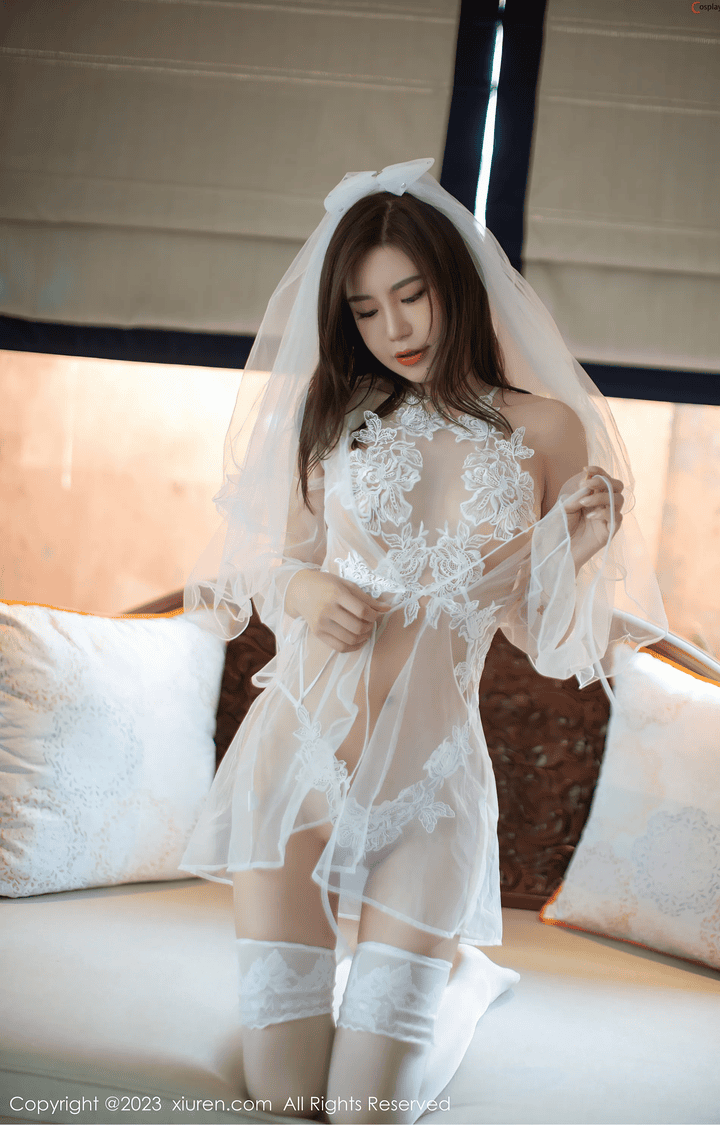 cosplay cô dâu lưới ren