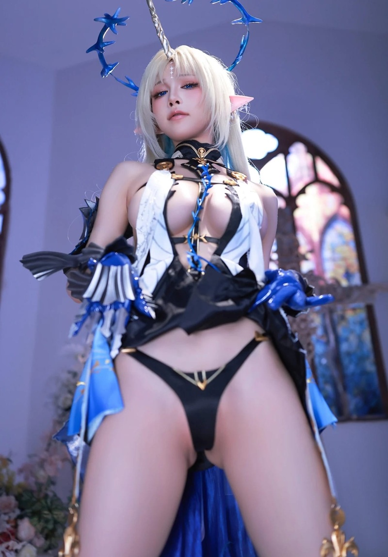 Ảnh Cosplay Fleurdelys hậu trường, trang điểm hoàn hảo và biểu cảm tự nhiên