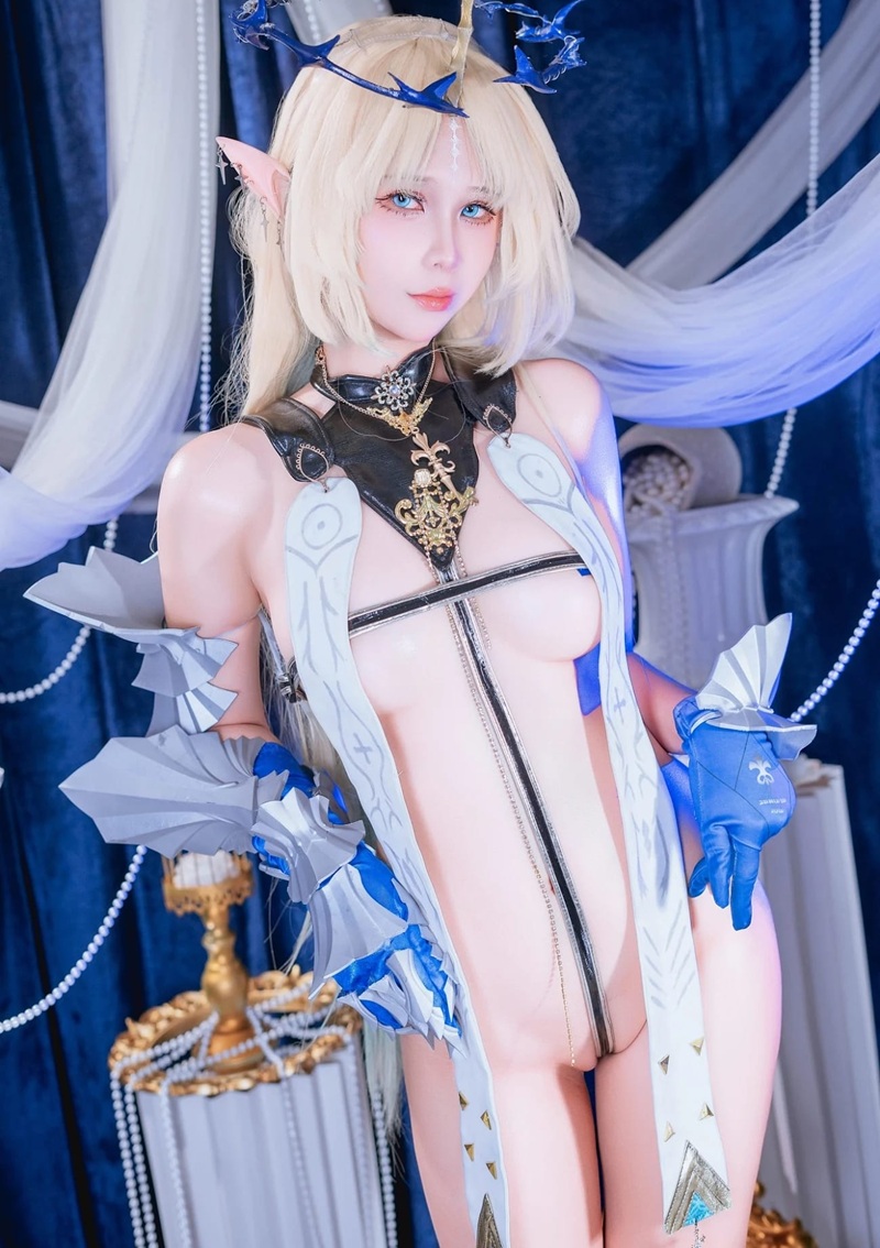 Ảnh Cosplay Fleurdelys đen trắng nghệ thuật, thần thái điện ảnh