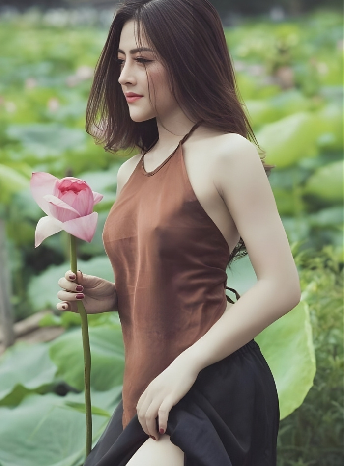 ảnh gái mặc áo yếm sexy truyền thống