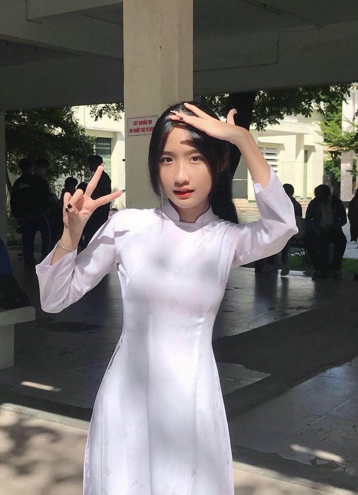 áo dài nữ sinh đẹp tự nhiên