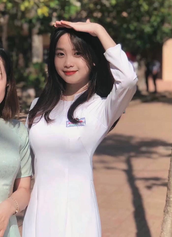 áo dài nữ sinh phong cách