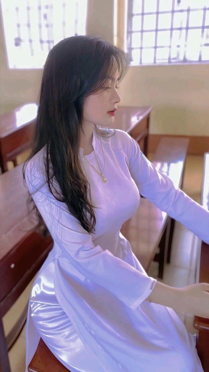 áo dài nữ sinh pose ảnh