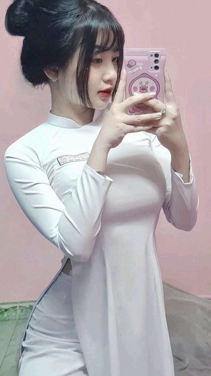 áo dài nữ sinh truyền thống