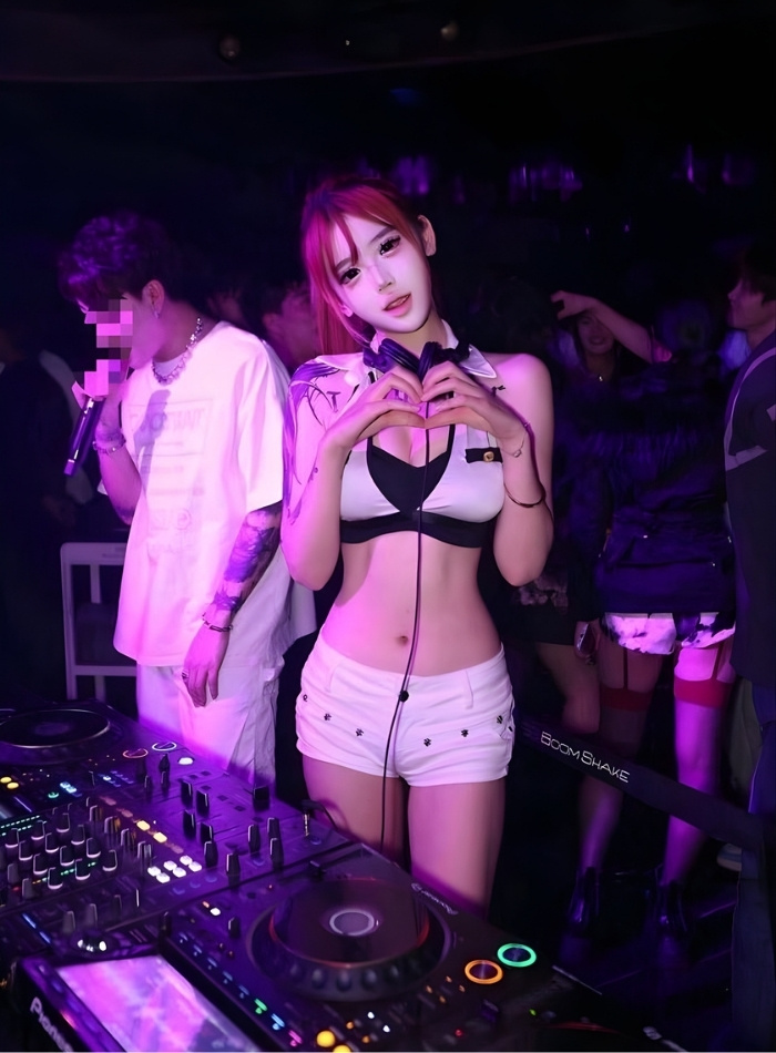 nữ DJ Việt Nam nổi tiếng biểu diễn