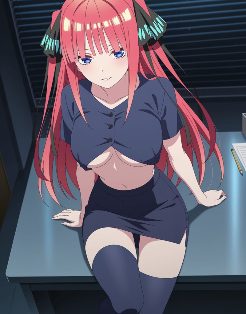 Nakano Nino dâm đãng nằm ngửa khoe đường cong quyến rũ