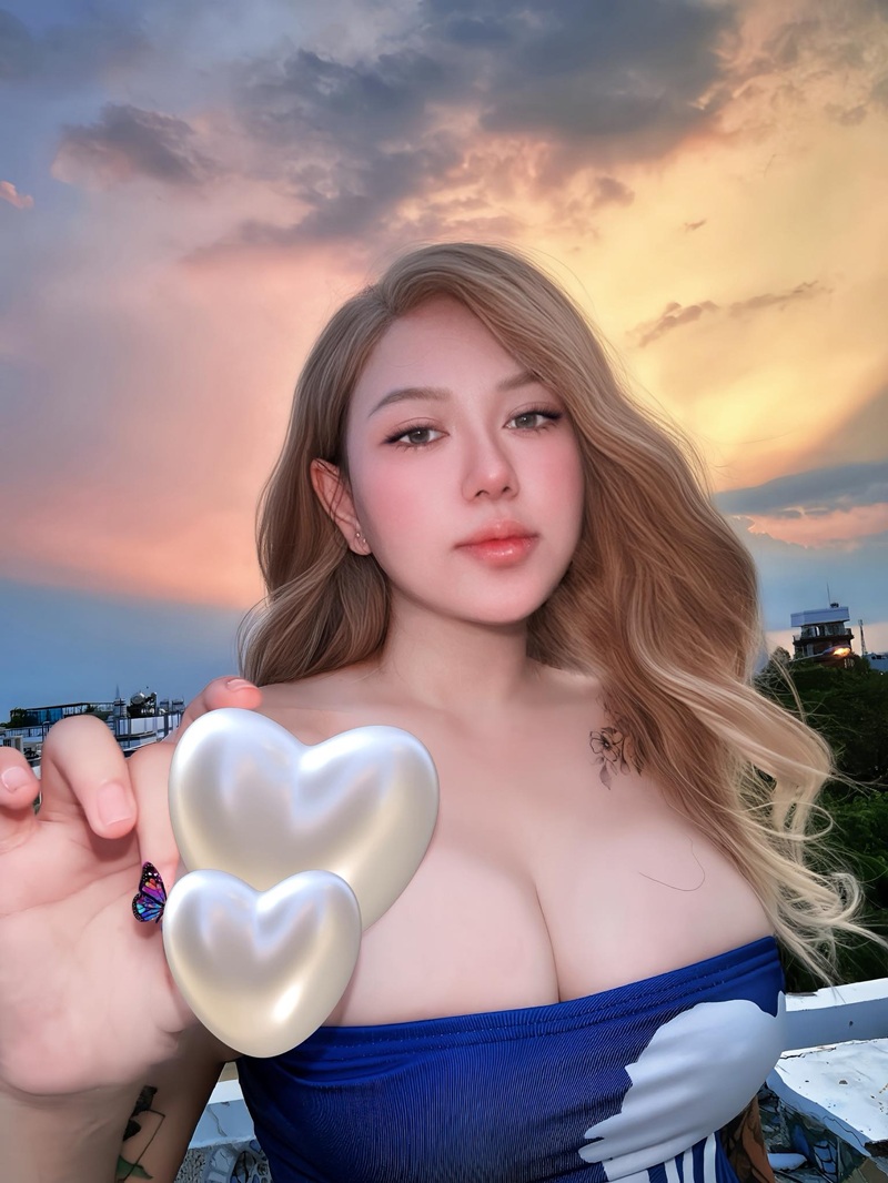 Ảnh sexy onlyfans rapper Suzie nóng