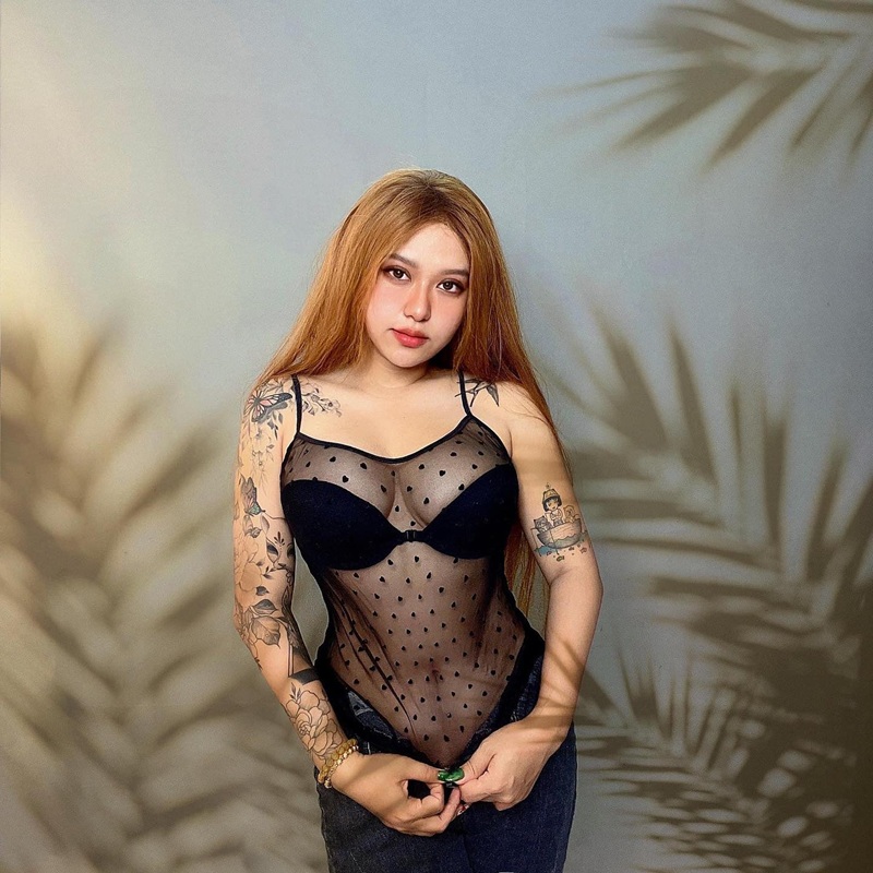 Gái xinh onlyfans khoe vú bự