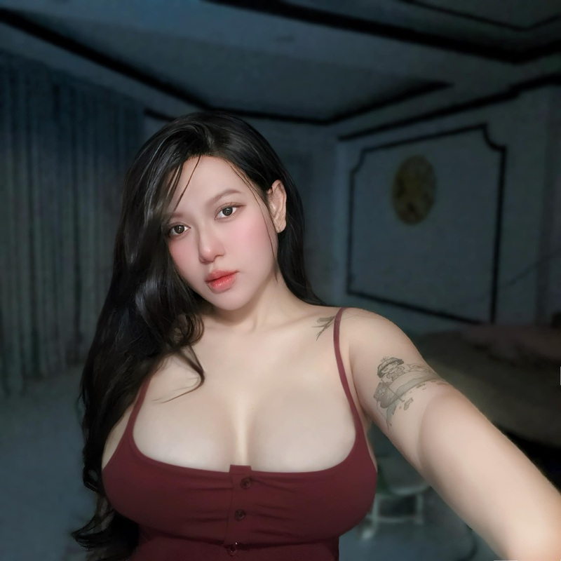 Ảnh khỏa thân rapper Suzie cực đã