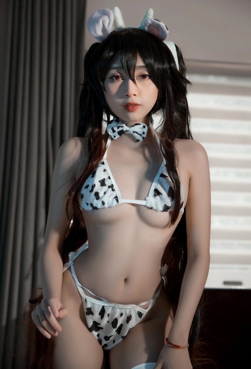Ảnh cosplay bò sữa vú bò sữa khổng lồ dâm đãng