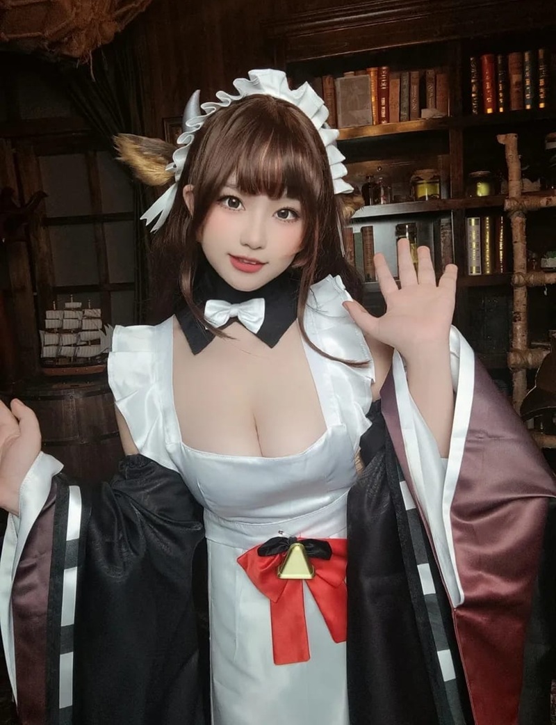 Ảnh cosplay bò sữa vú bò sữa phồng căng sữa mẹ