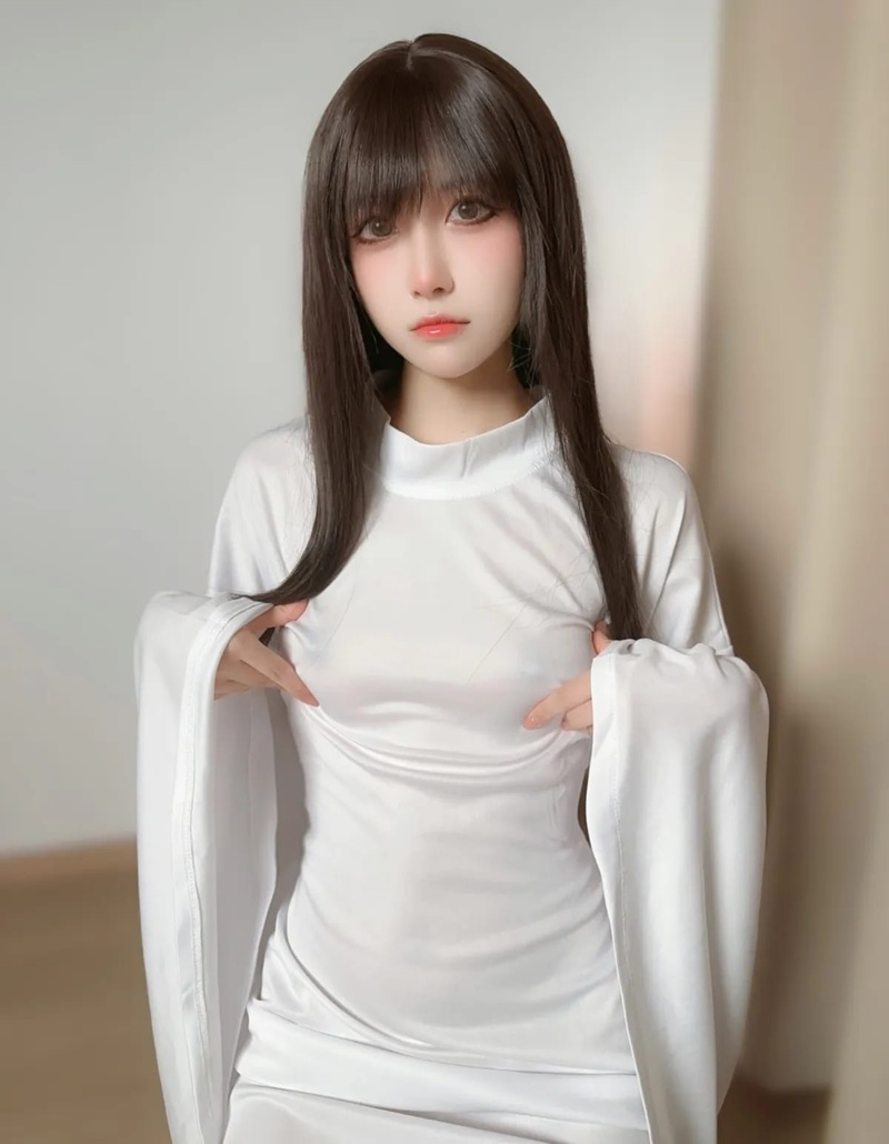 Ảnh Cosplay Ma Nữ Áo Trắng lồn hồng ướt át
