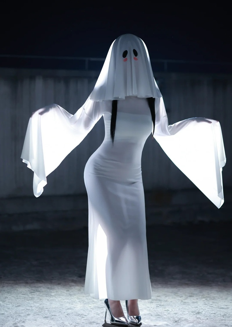Ảnh Cosplay Ma Nữ Áo Trắng vú trần lồn lộ