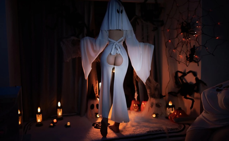 Ảnh Cosplay Ma Nữ Áo Trắng body dâm đãng lồn hồng