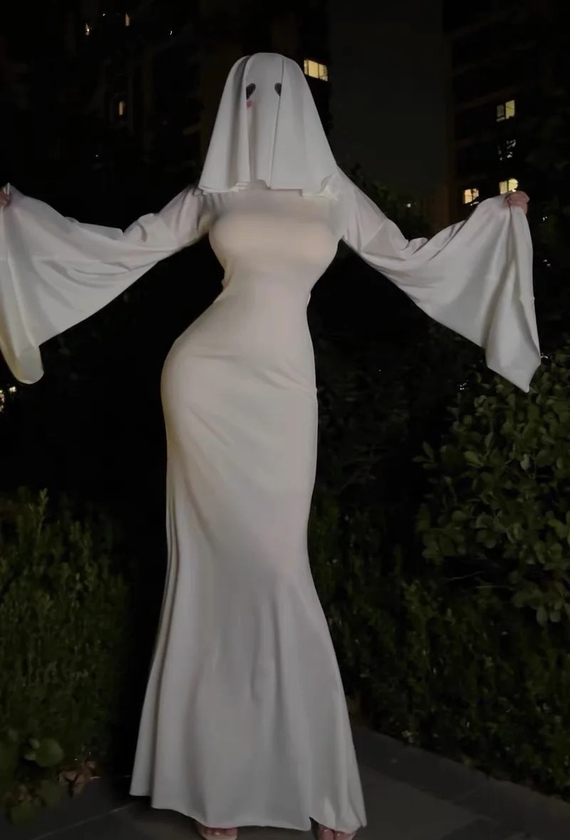 Ảnh Cosplay Ma Nữ Áo Trắng vú to áo ướt