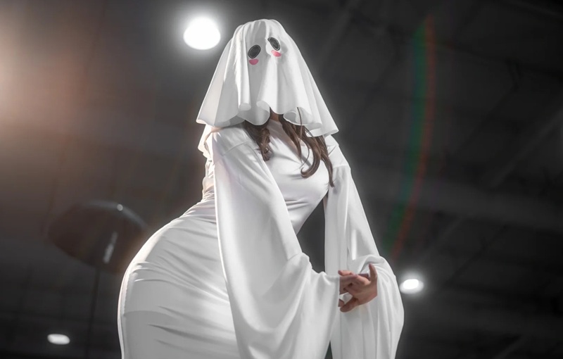 Ảnh Cosplay Ma Nữ Áo Trắng mông to bị đụ