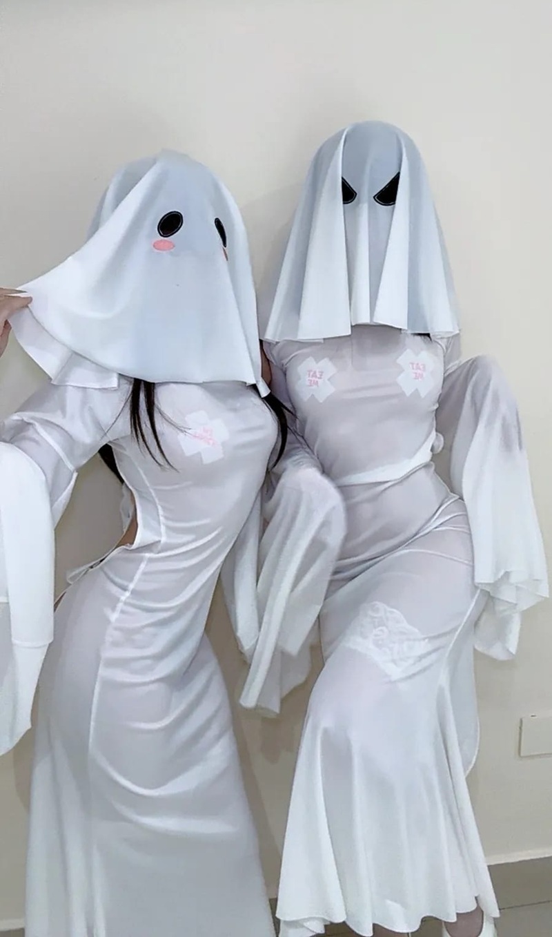 Ảnh Cosplay Ma Nữ Áo Trắng mông cong dâm loạn
