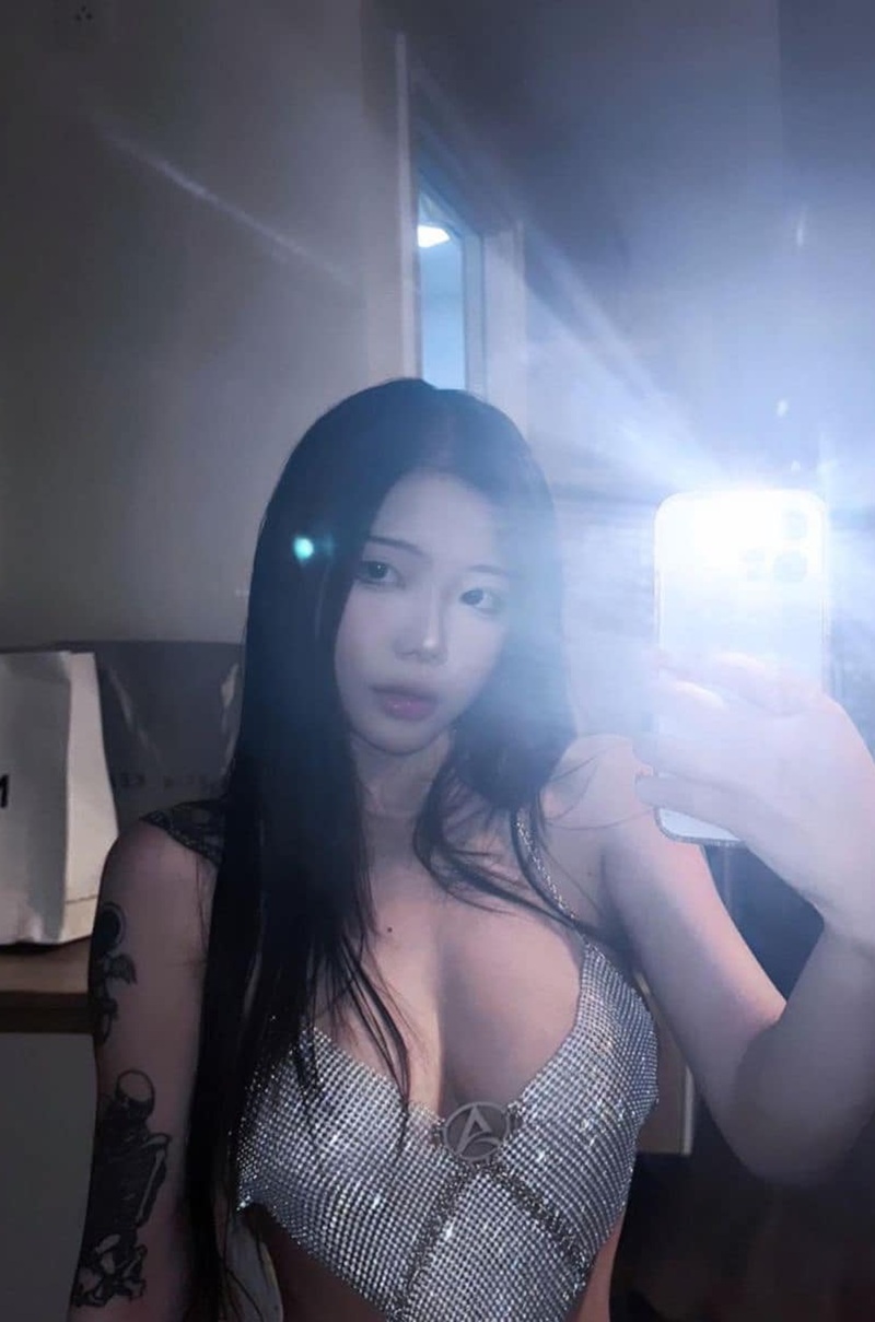 Vú to mọng nước Hương Tịt gợi tình