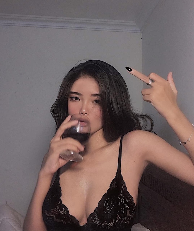 Body quyến rũ Khúc Thị Hương khỏa thân