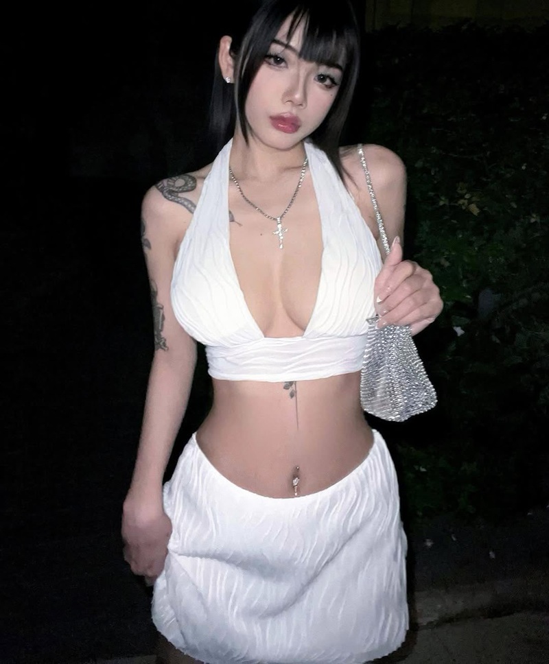 Tư thế dâm đãng Khúc Thị Hương