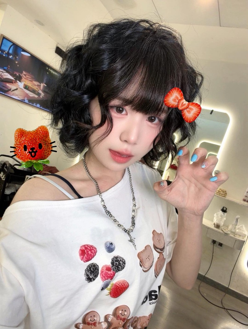 Ảnh Mèo Simmy creampie tinh trùng tràn lồn