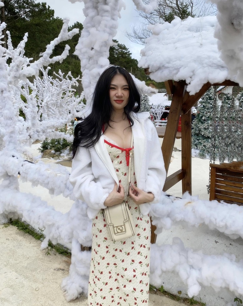 Nứng cặc Nhàn OnlyFans lồn chảy nước