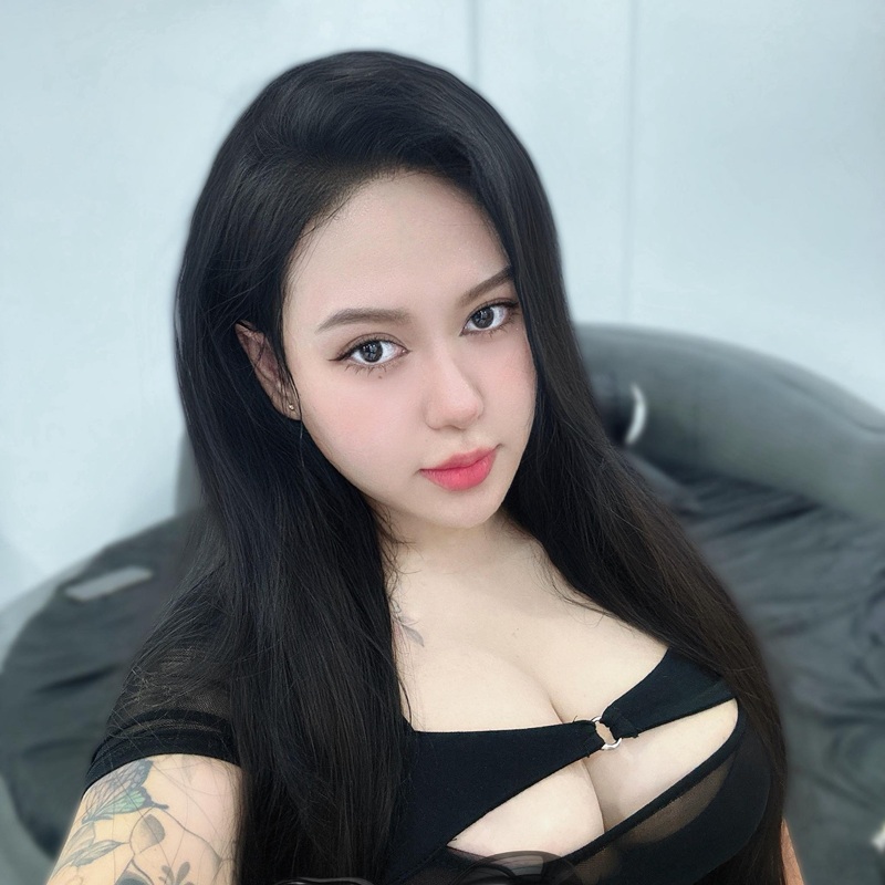 Suzie Nguyễn Onlyfans 4