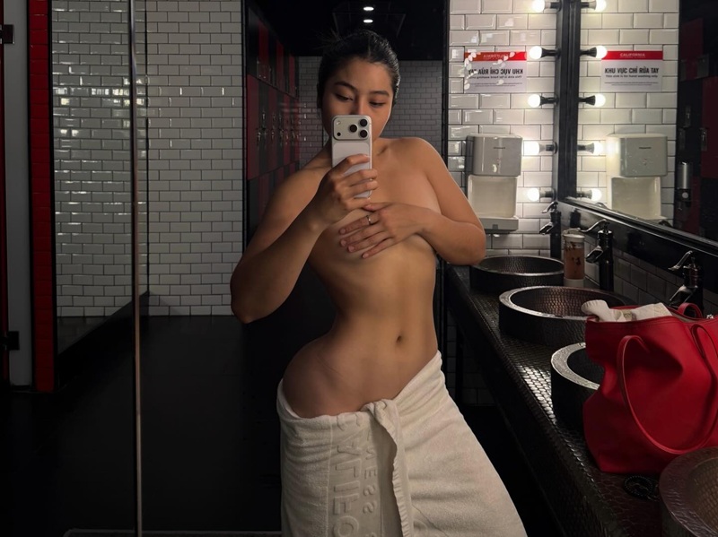 Gái xinh Trần Kim Hà da trắng sexy