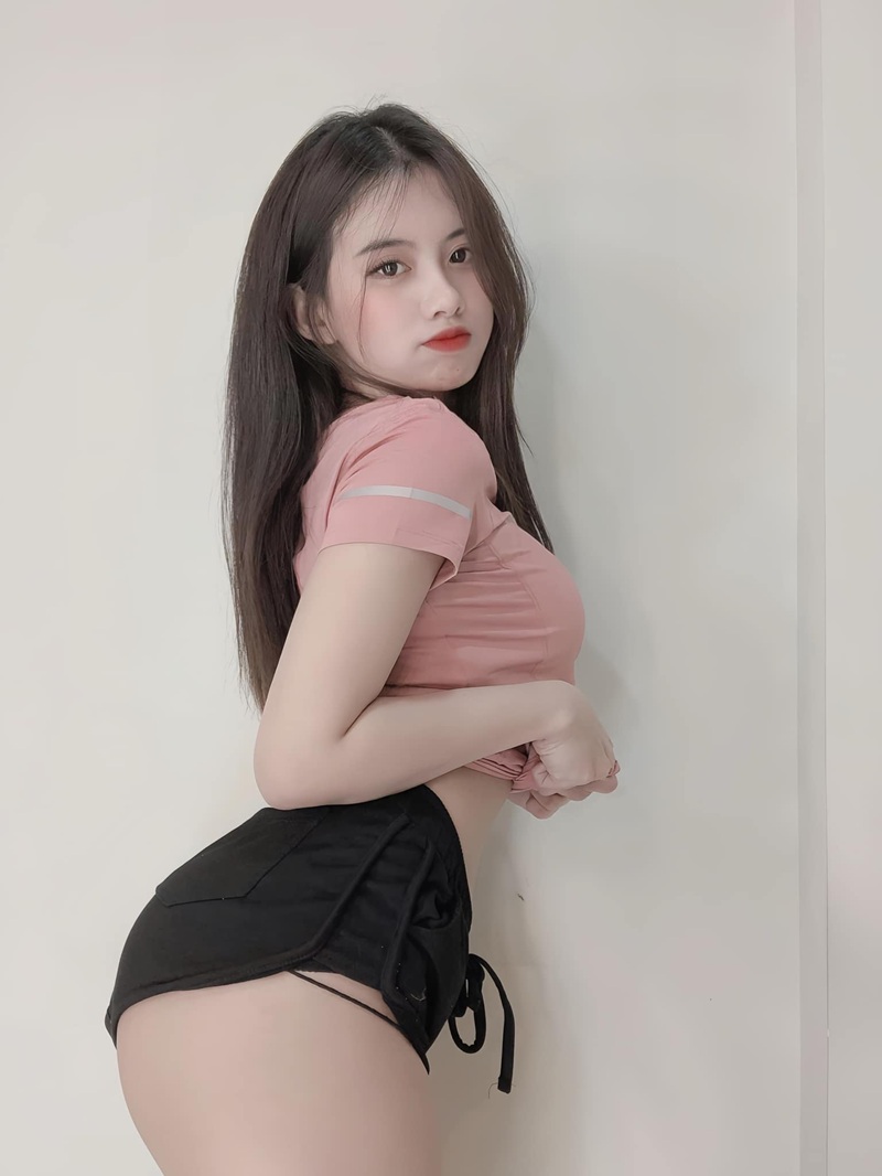 Mặt dính tinh trùng Khả Di dâm