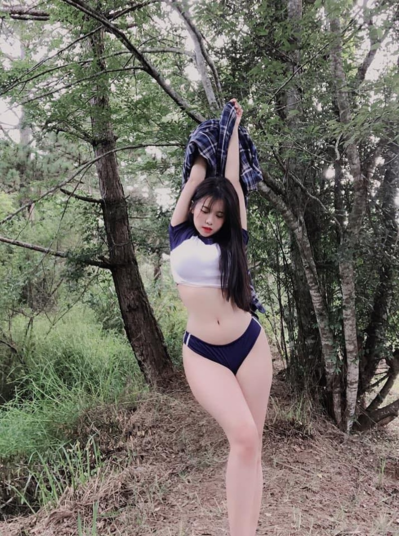 Dâm nữ Trương Khả Di bú cu ngon