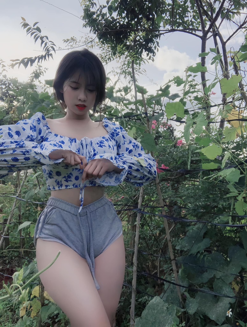 Vú bự sữa chảy Trương Khả Di