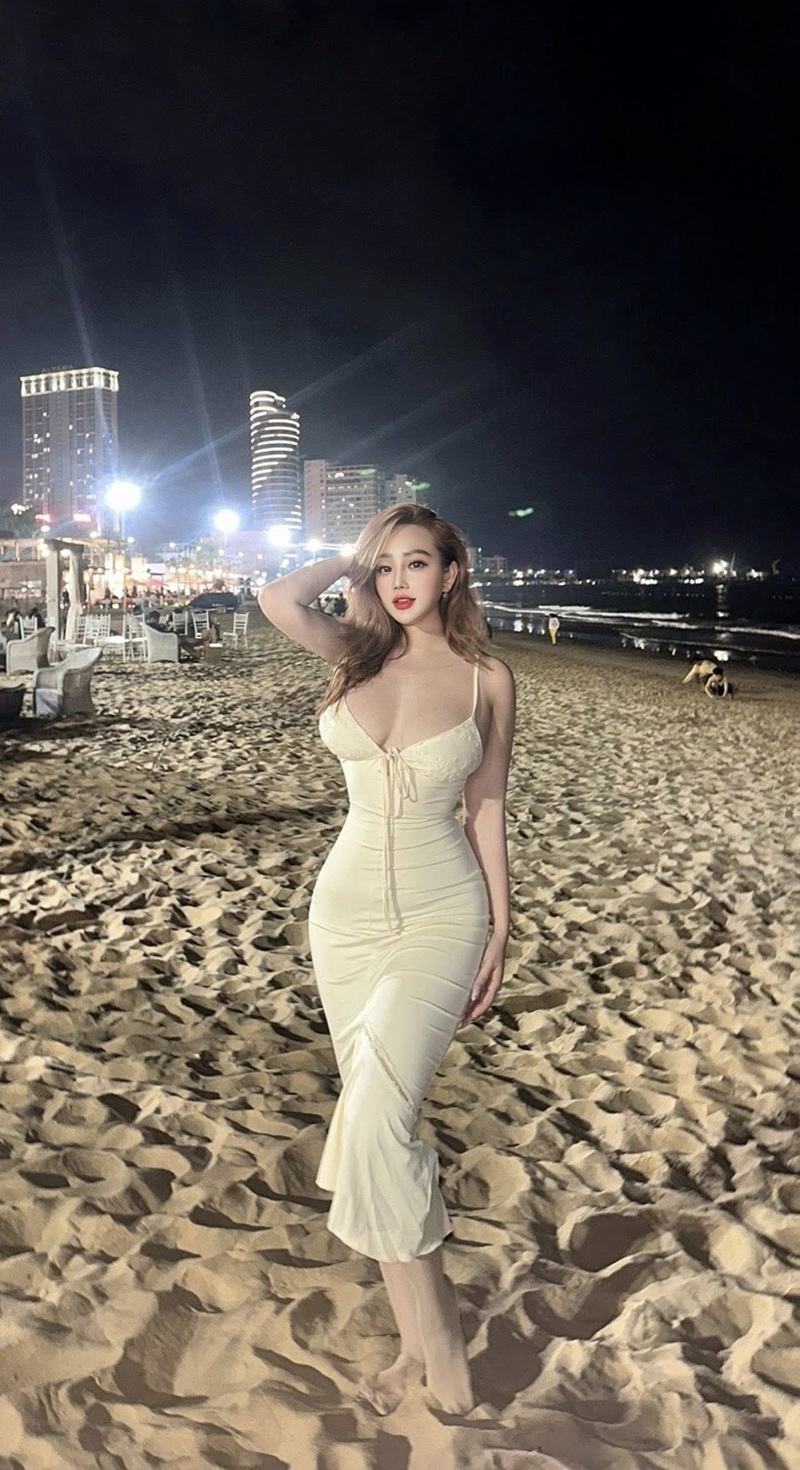 Bộ sưu tập ảnh Uyên Betty xinh đẹp nhất 2025