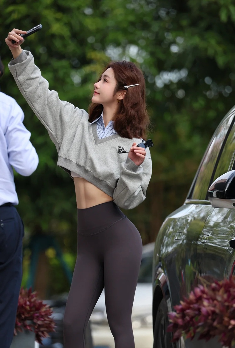 Mông legging bó sát cực phẩm của hot girl