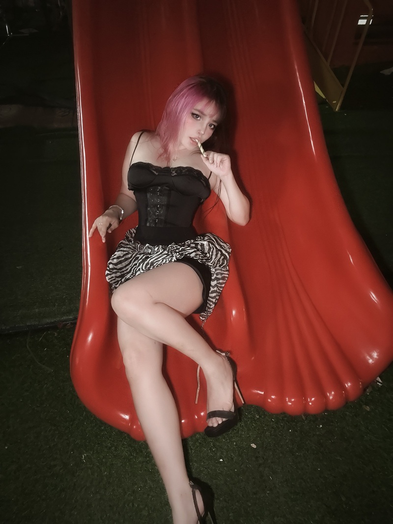 Ảnh Mimichan Phạm Minh Châu full body sexy quyến rũ