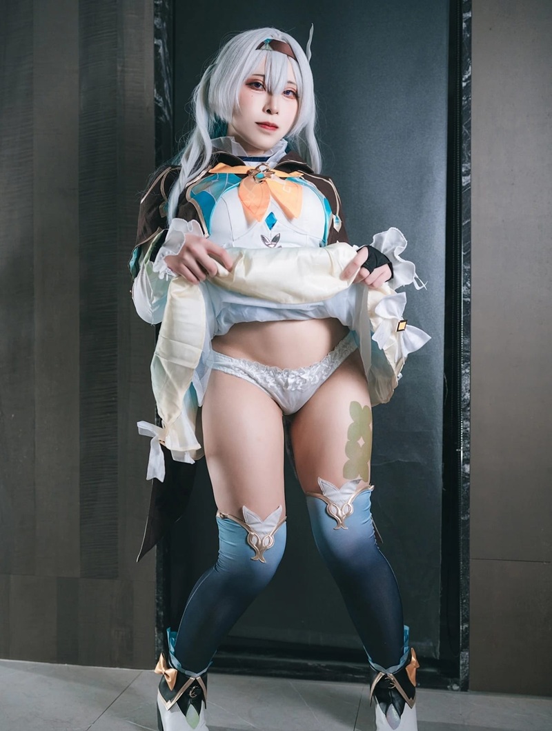 Ảnh Cosplay Firefly R34 lồn ướt át zoom cận cảnh