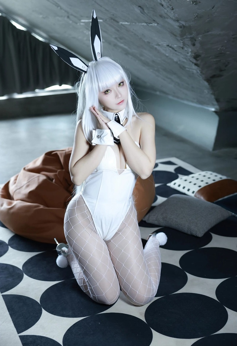 Bodysuit mỏng dính bú hai cặc dâm đãng