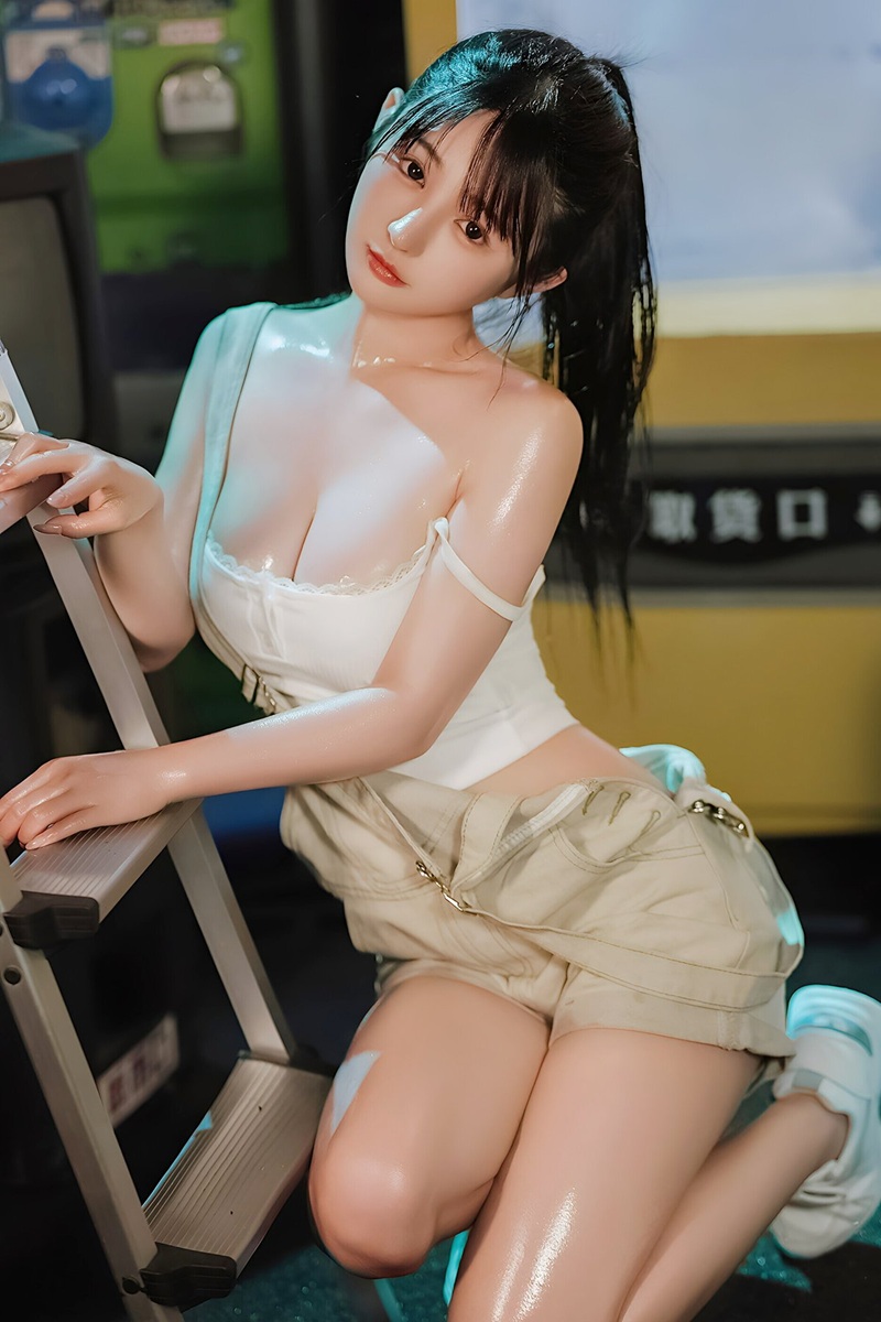 Gái mông cong nứng chảy nước lồn hồng