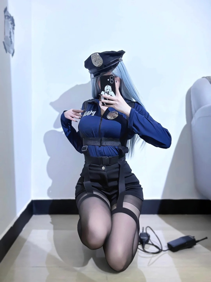 Nữ cảnh sát sexy dâm dục cực mạnh