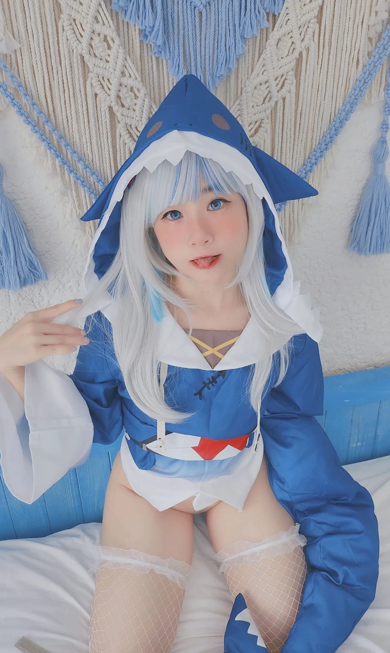 Ảnh Gái Xinh Cosplay Gawr Gura cosplay Gawr Gura hở ngực