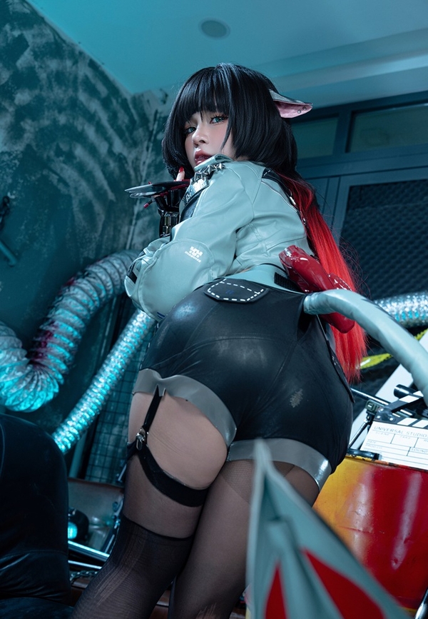 Jane Doe Cosplay với phong cách hóa trang chuyên nghiệp