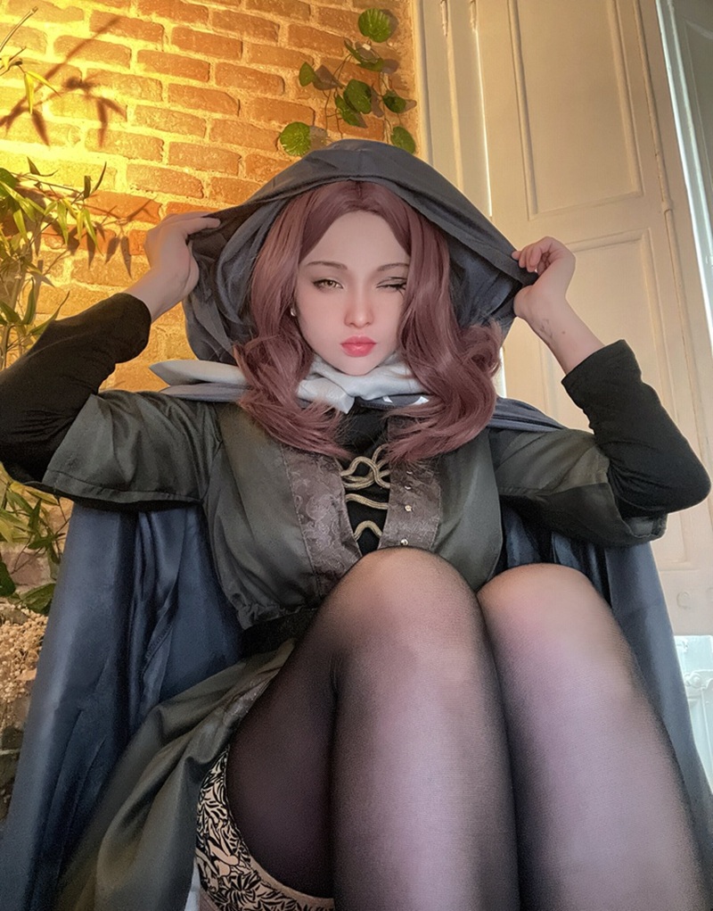 Ảnh Melina Cosplay NSFW da bóng mồ hôi