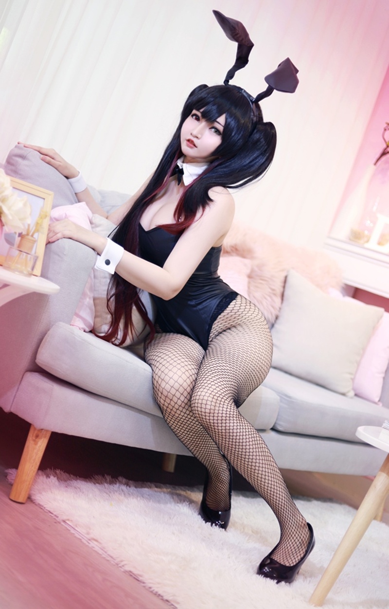 Ảnh Cosplay Kurumi Tokisaki R34 vuốt lồn khoái cảm